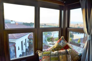 Suite Romantis, 1 kamar tidur, pemandangan laut terbatas | Pemandangan dari kamar