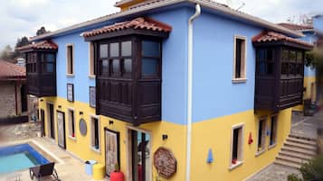 Front of property - evening/night