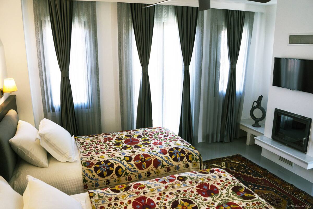 Twin Room | Premium bedding, minibar, in-room safe, desk