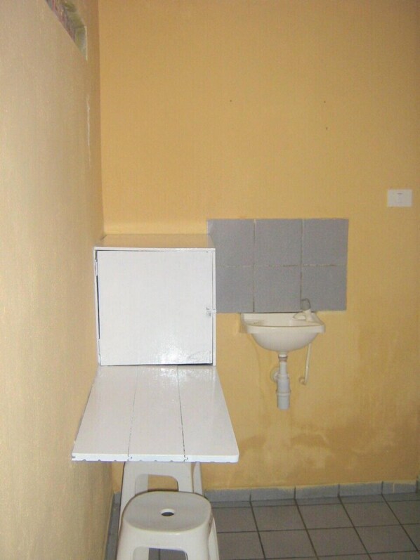 Unclassified image, 1 of 84, button - S&L Hotel (Recife)