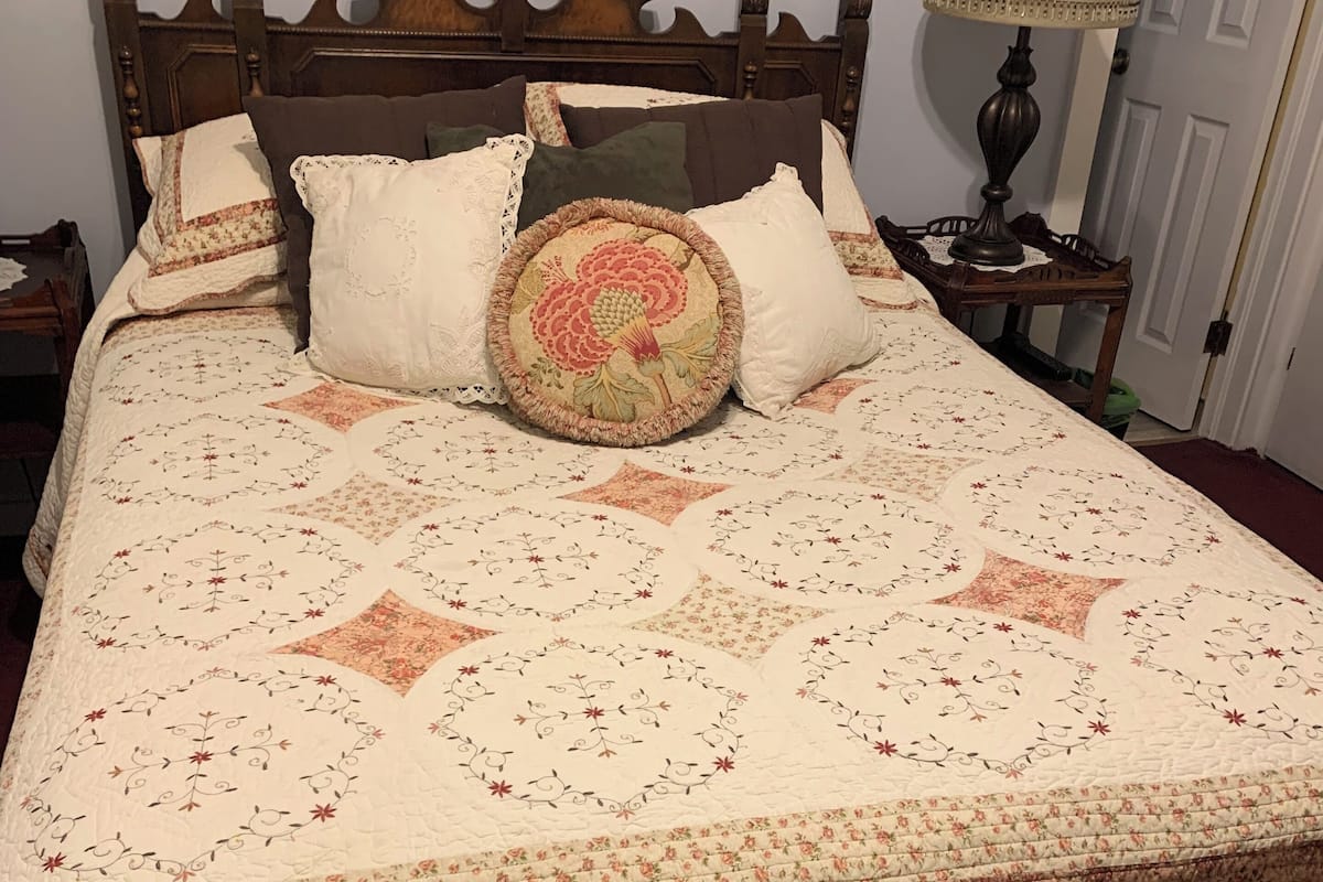 1 bedroom, individually decorated, individually furnished, soundproofing