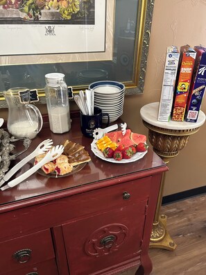 Petit déjeuner complet compris tous les jours