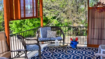 Rosalin King with Balcony | Balkon