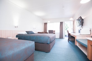 Suite económica | Escritorio, cortinas opacas, tabla de planchar con plancha y wifi gratis