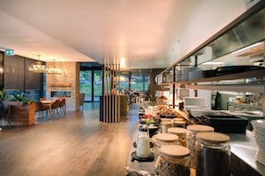 Tägliches Frühstücksbuffet (35 AUD pro Person)