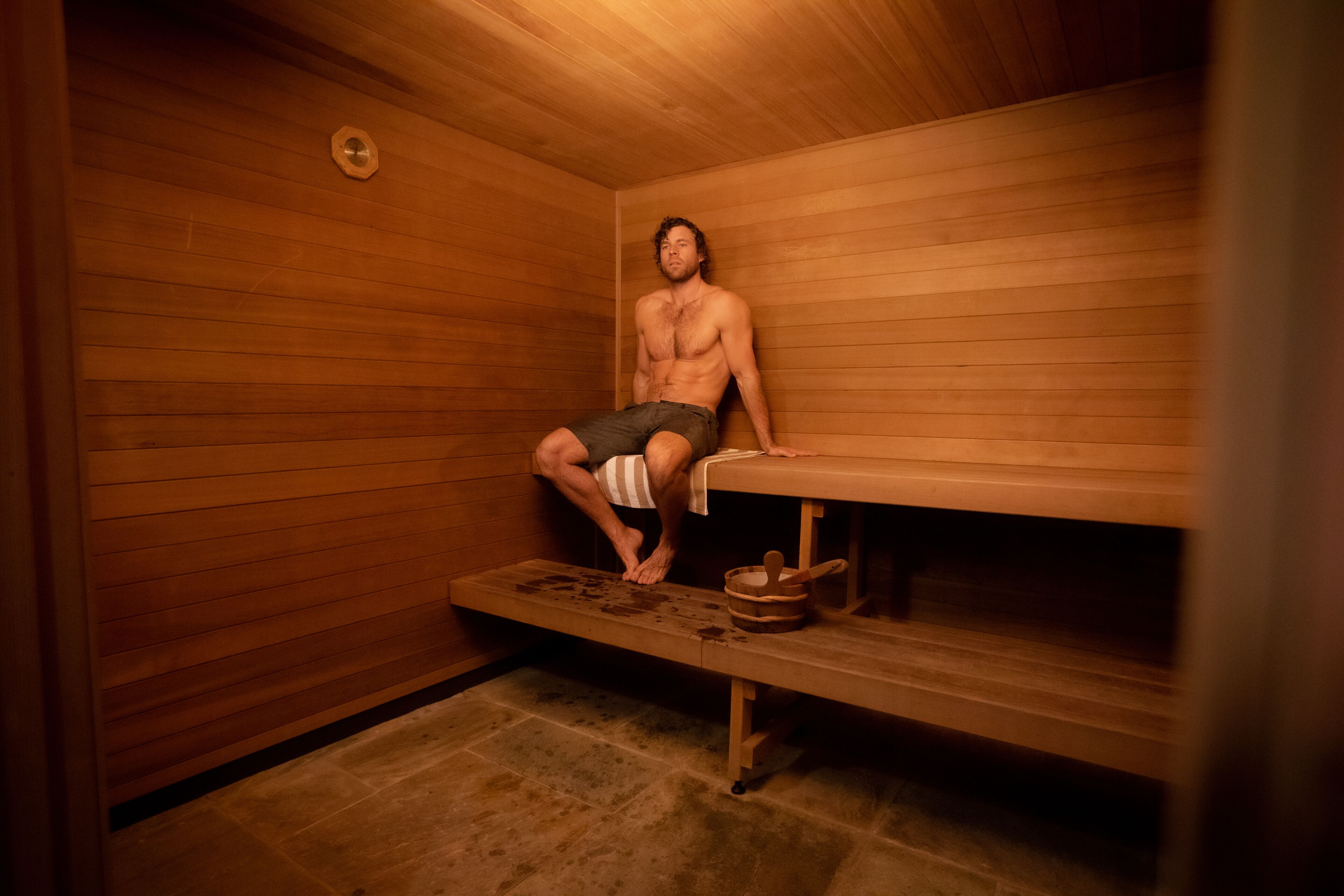 hot stone massages, facials, 3 treatment rooms, massages