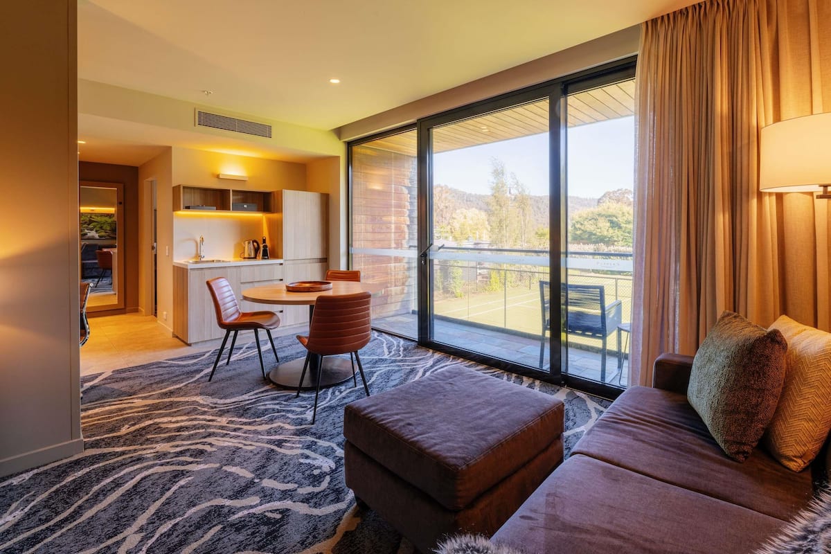Suite, 1 Bedroom, Balcony | 1 bedroom, premium bedding, in-room safe, desk