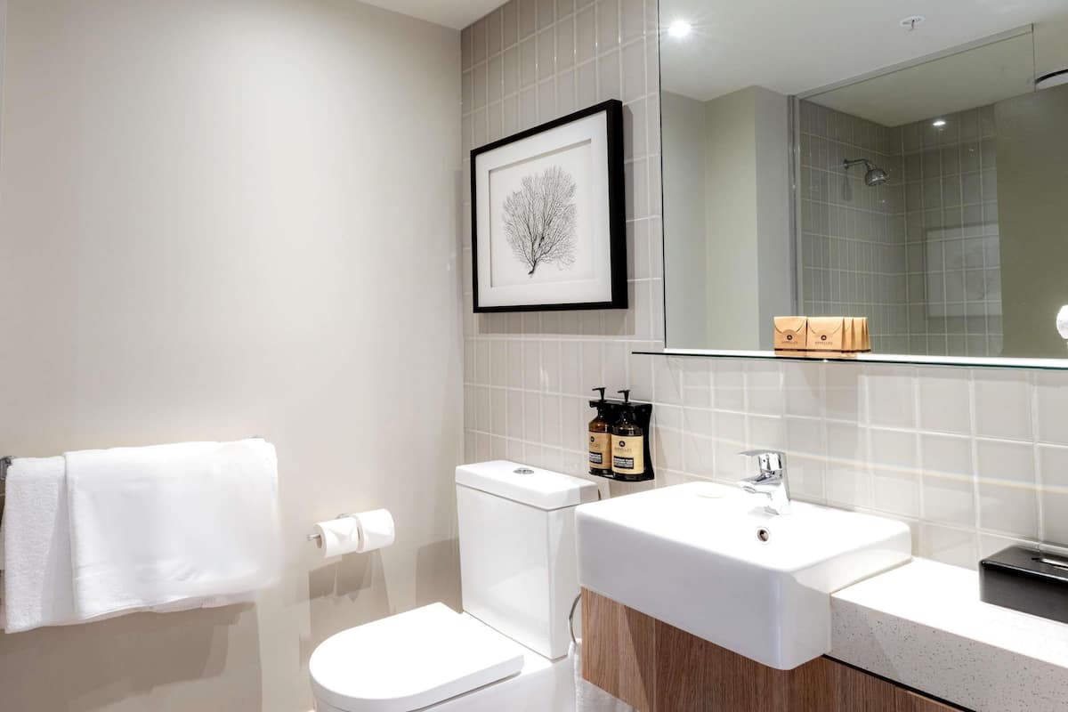 1 bedroom, premium bedding, in-room safe, desk