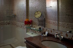 Suite Presidencial | 迷你吧、隔音、免费 WiFi、床单