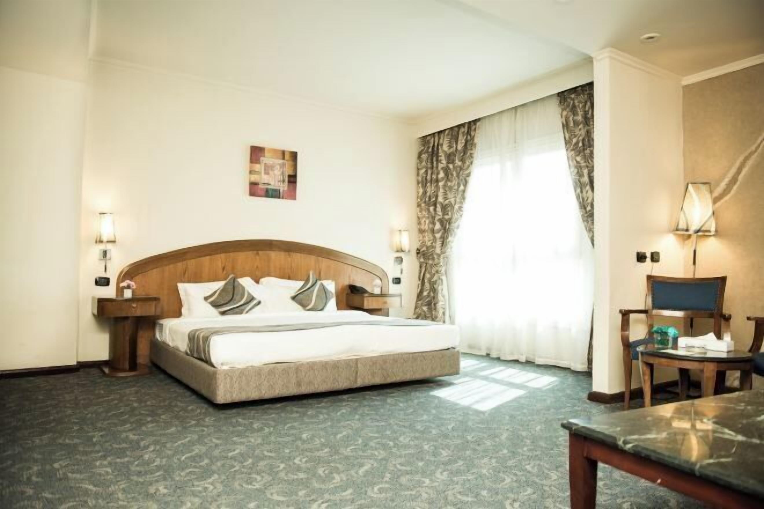 In-room safe, desk, blackout drapes, free cribs/infant beds