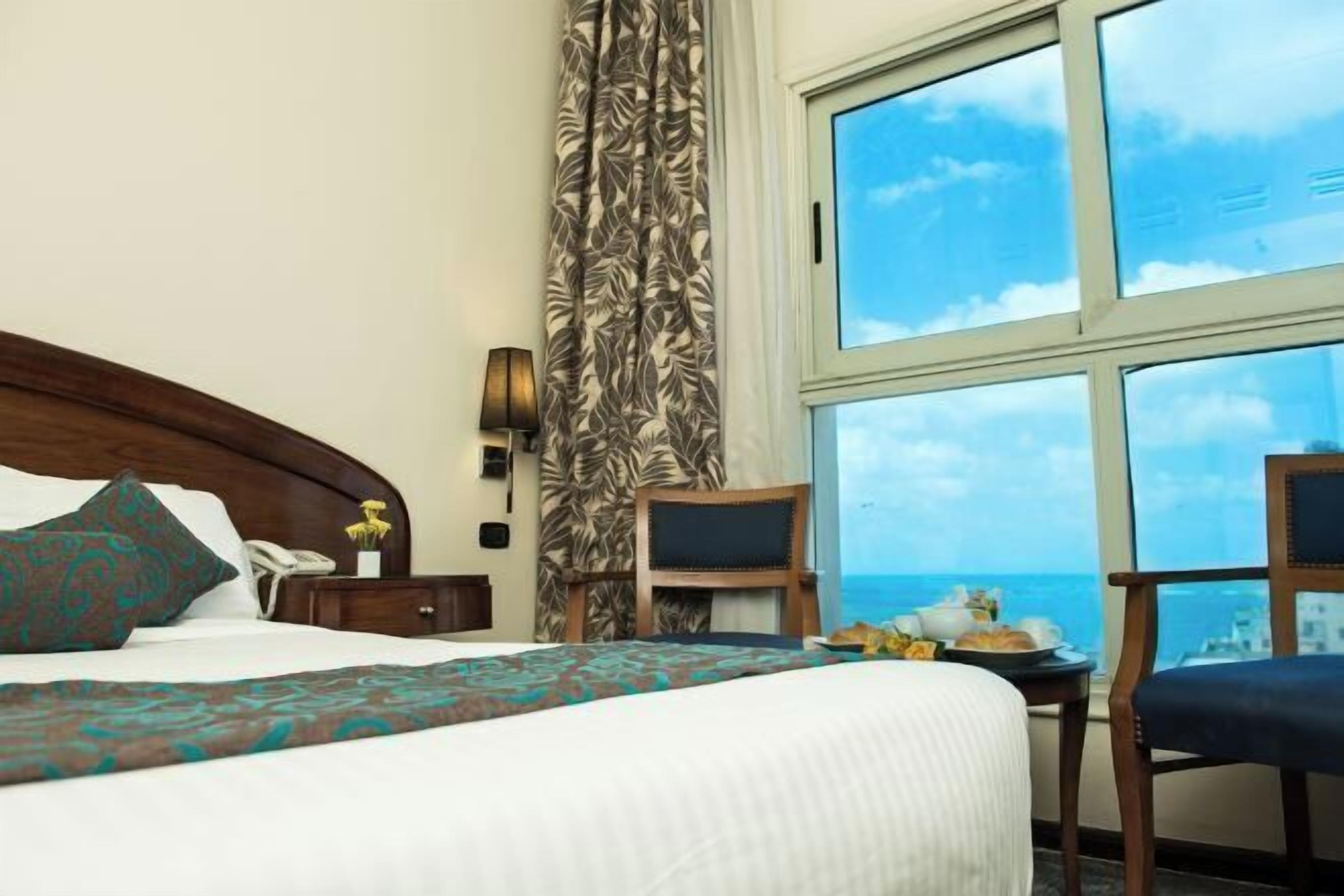 In-room safe, desk, blackout drapes, free cribs/infant beds