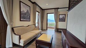 Champa Executive | Minibar, in-room safe, desk, laptop workspace - Champa Palace Hotel (Pakse)