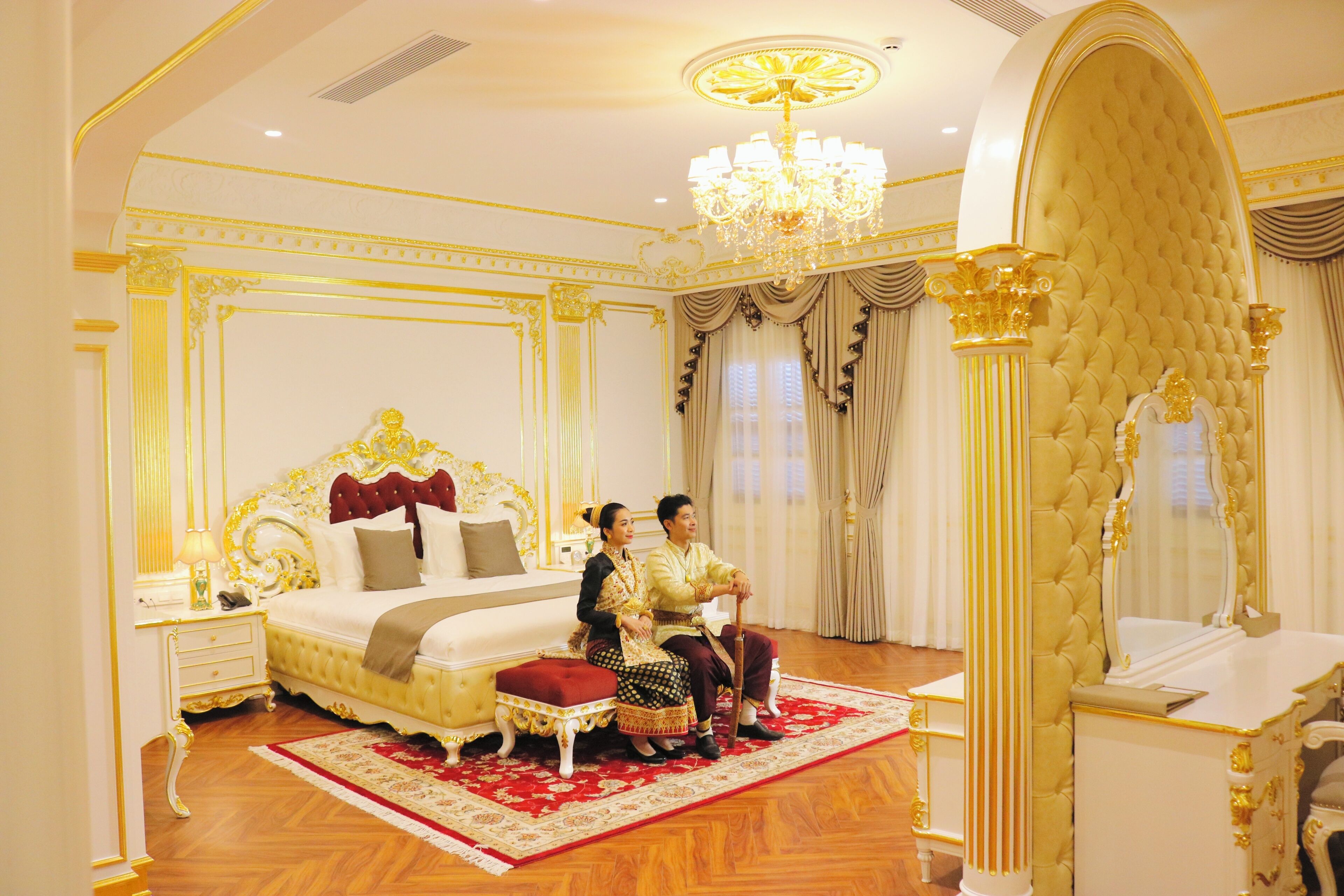 King Champa (PS) | Minibar, in-room safe, desk, laptop workspace