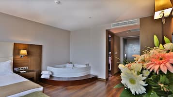 Minibar, in-room safe, desk, blackout drapes