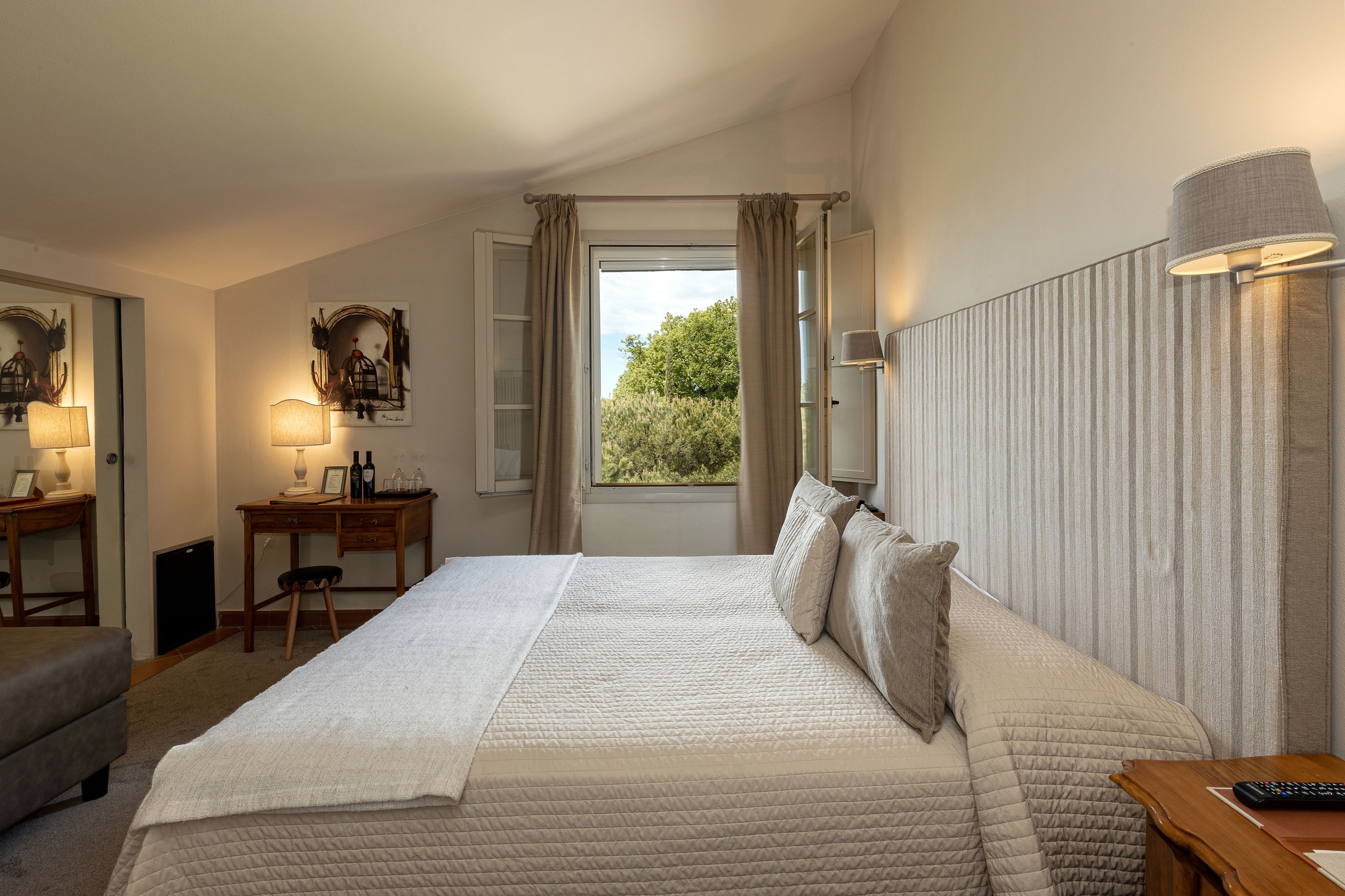 standard double or twin room | 1 bedroom, minibar, in-room safe, desk