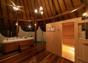 Indoor spa tub - Fihalhohi Maldives (Fihalhohi Island)