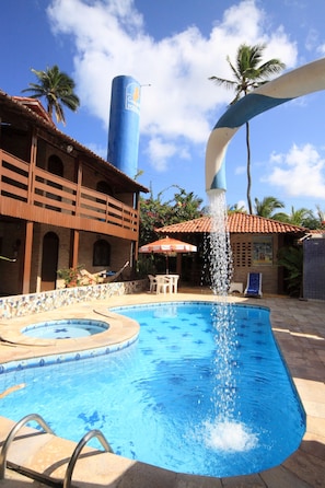 Outdoor pool, pool umbrellas, pool loungers - Canto do Mar (Ipojuca)