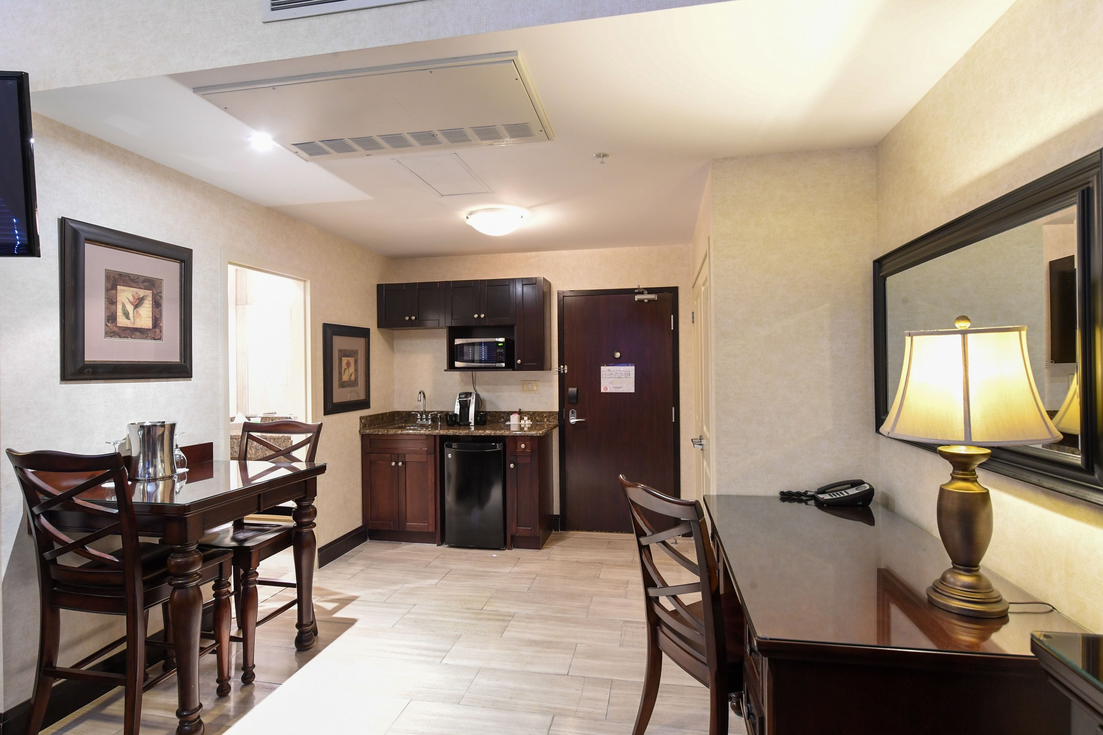 romantic suite, jetted tub | 1 bedroom, pillow-top beds, desk, laptop workspace