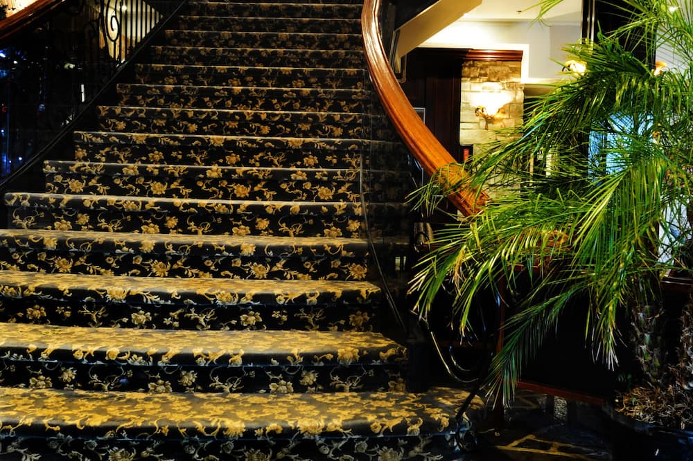 Stone Mill Inn