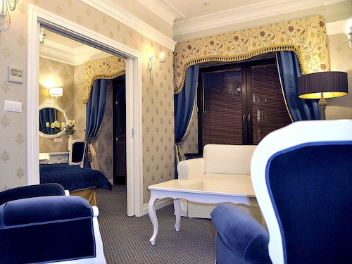 SleepWalker Boutique Suites