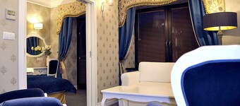 SleepWalker Boutique Suites