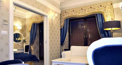 SleepWalker Boutique Suites