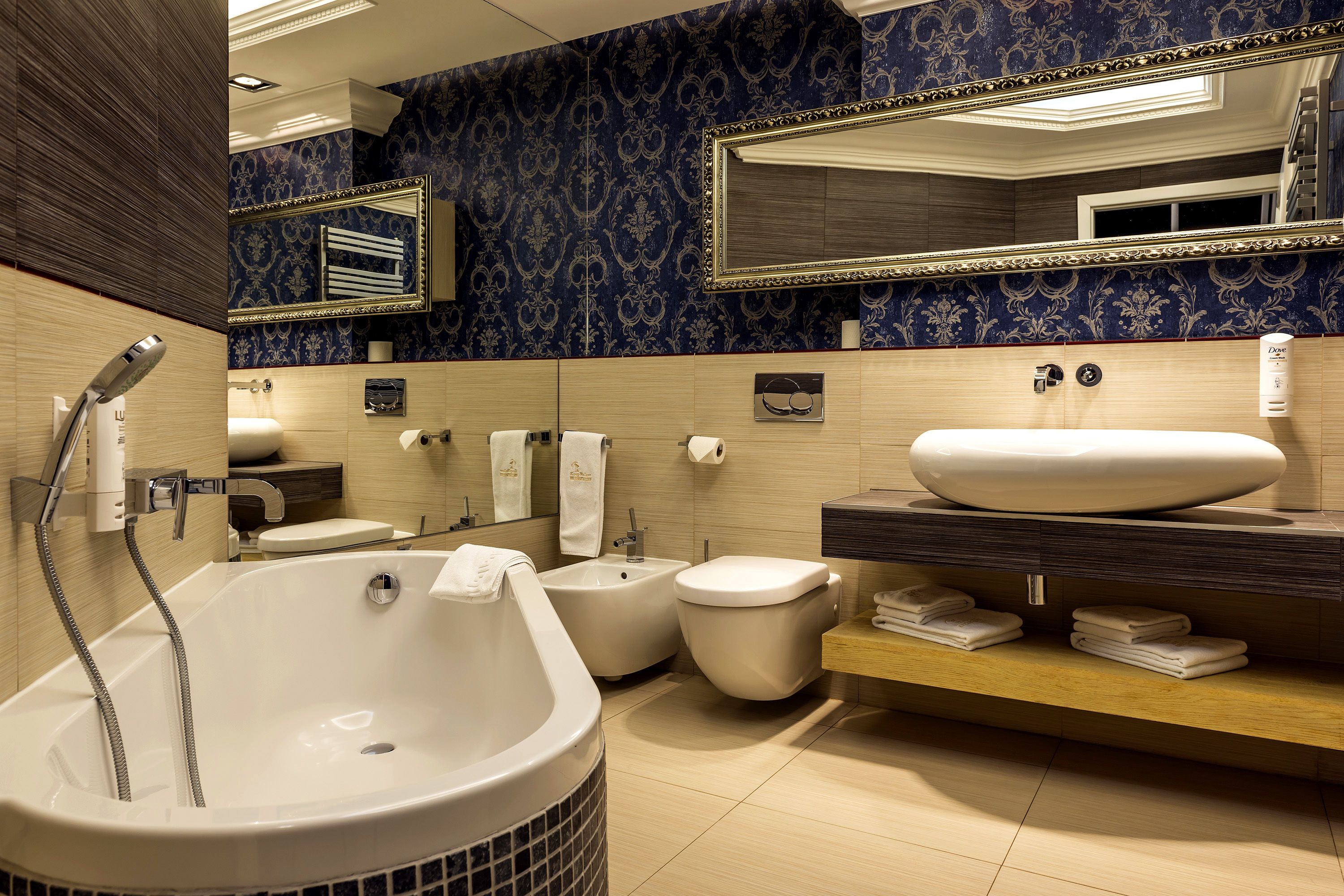 deluxe double or twin room | bathroom | free toiletries, hair dryer, slippers, towels