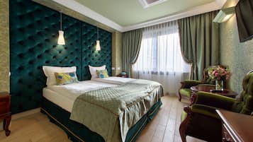 Deluxe Double or Twin Room | Egyptian cotton sheets, memory foam beds, in-room safe