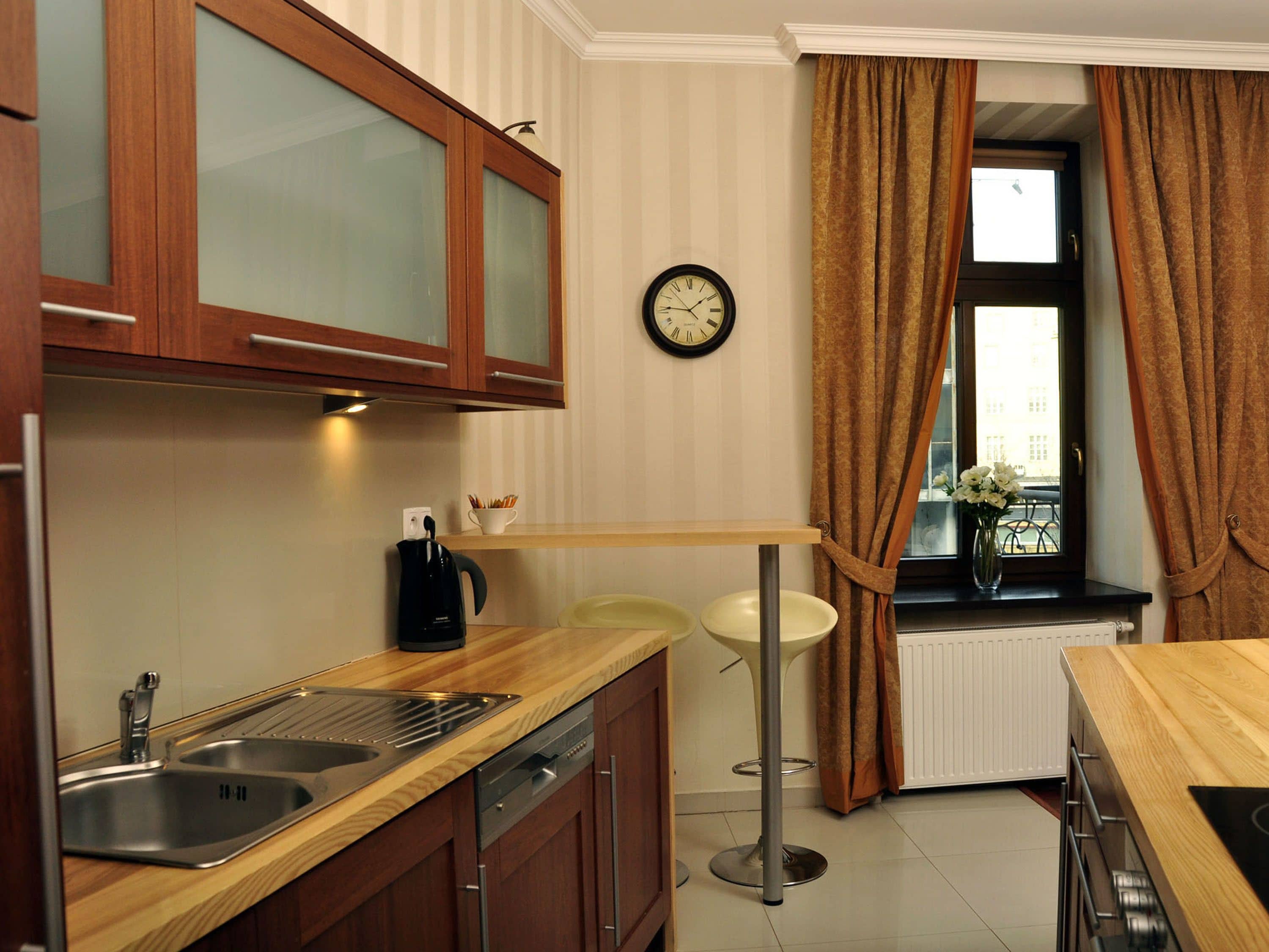 deluxe apartment, 2 bedrooms | private kitchenette | fridge, coffee/tea maker, electric kettle