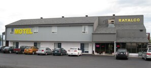 Exterior - Hôtel Rayalco (Laurier-Station)