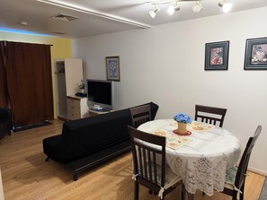 Bureau, fer et planche à repasser, Wi-Fi gratuit