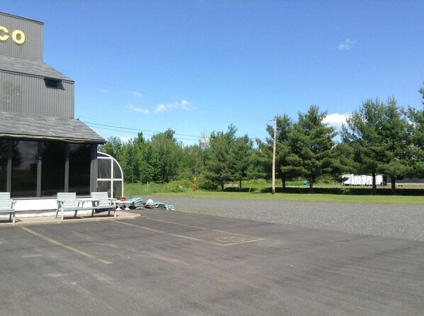 Free self parking - Hôtel Rayalco (Laurier-Station)