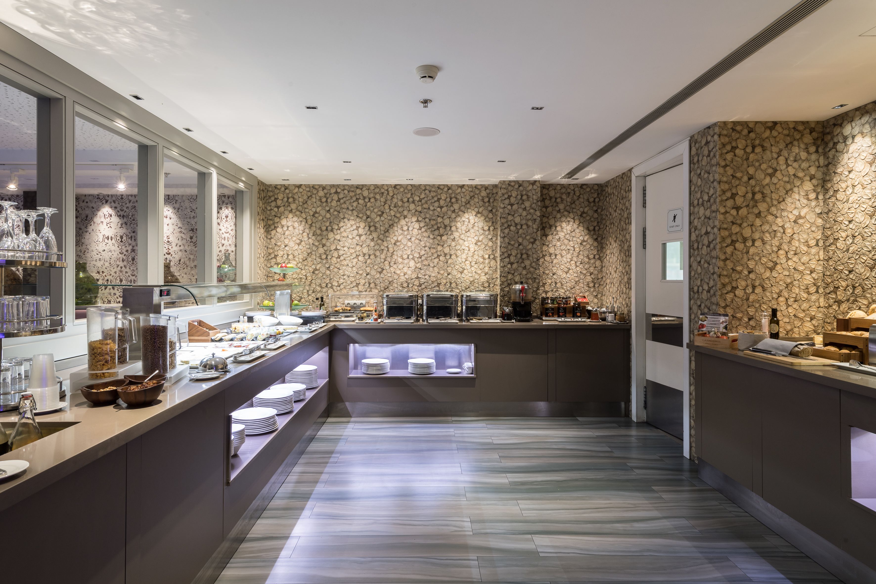 daily buffet breakfast (eur 23 per person)