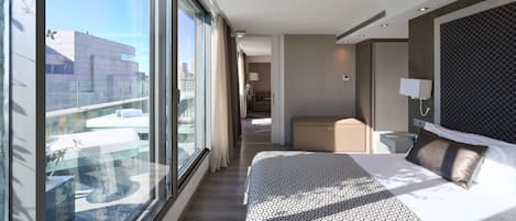 1 sovrum, minibar, värdeförvaringsskåp på rummet och skrivbord