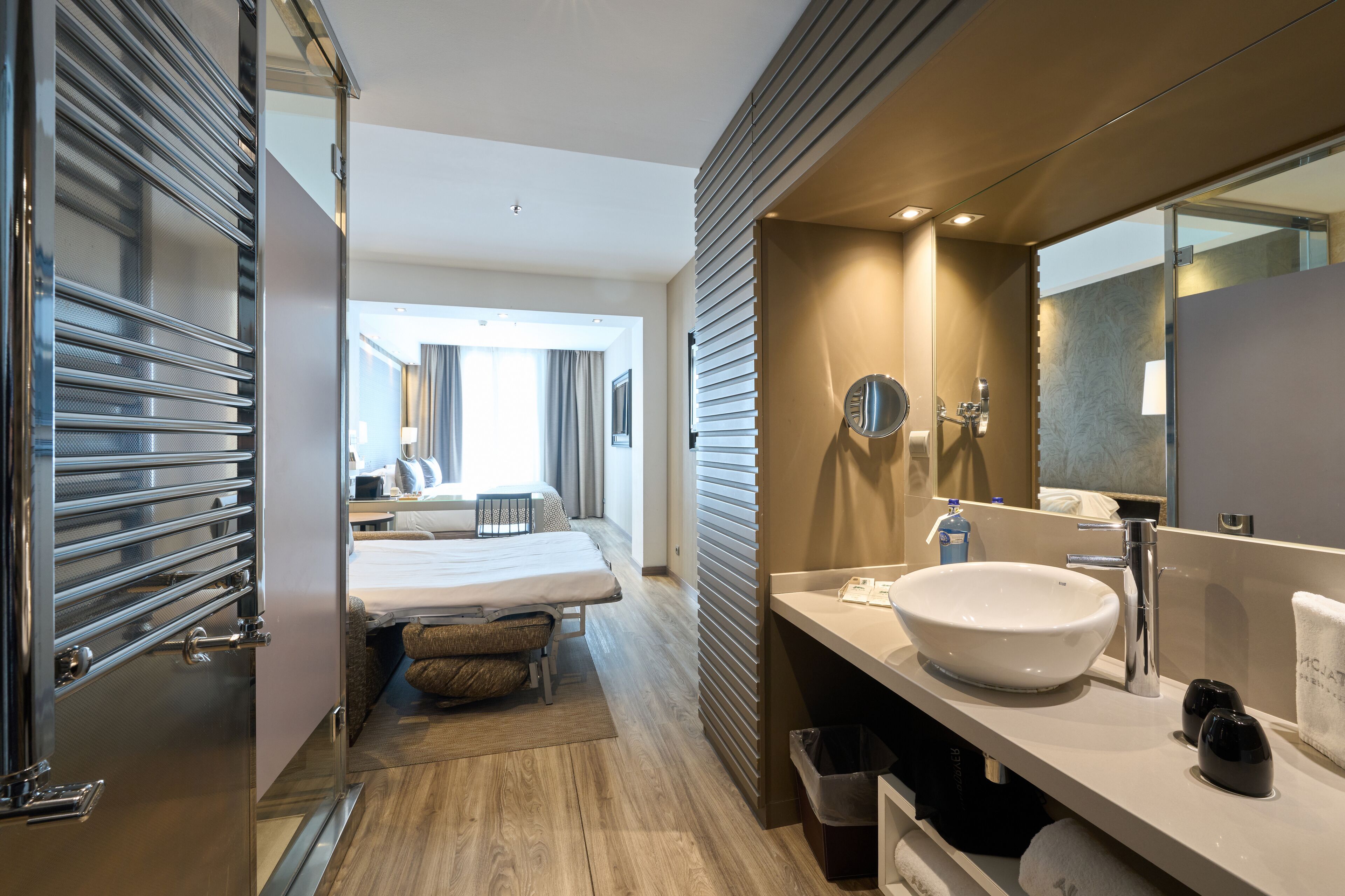 triple room | minibar, in-room safe, desk, soundproofing