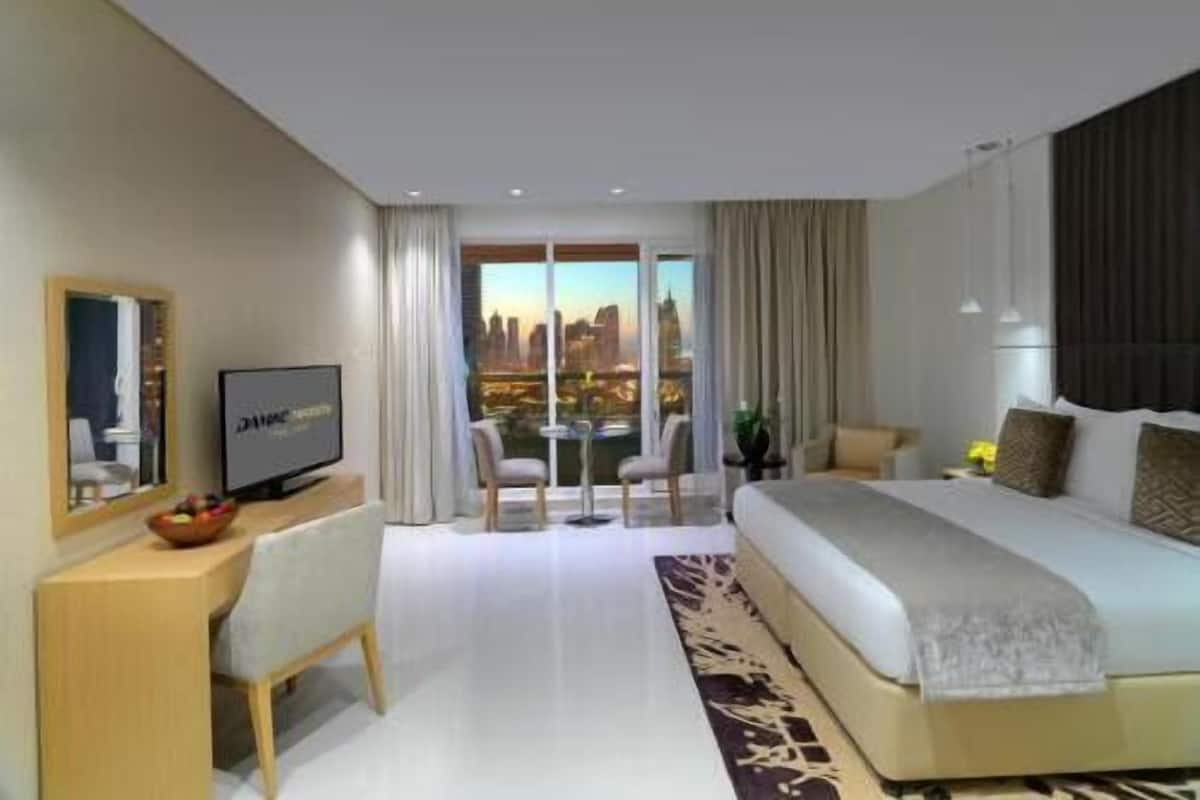 Frette Italian sheets, premium bedding, in-room safe