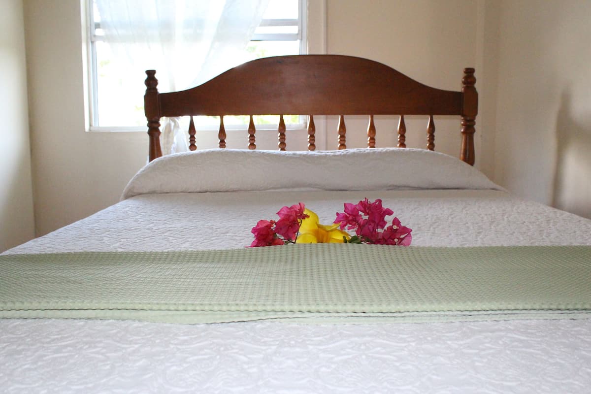 1 bedroom, free wifi, bed sheets