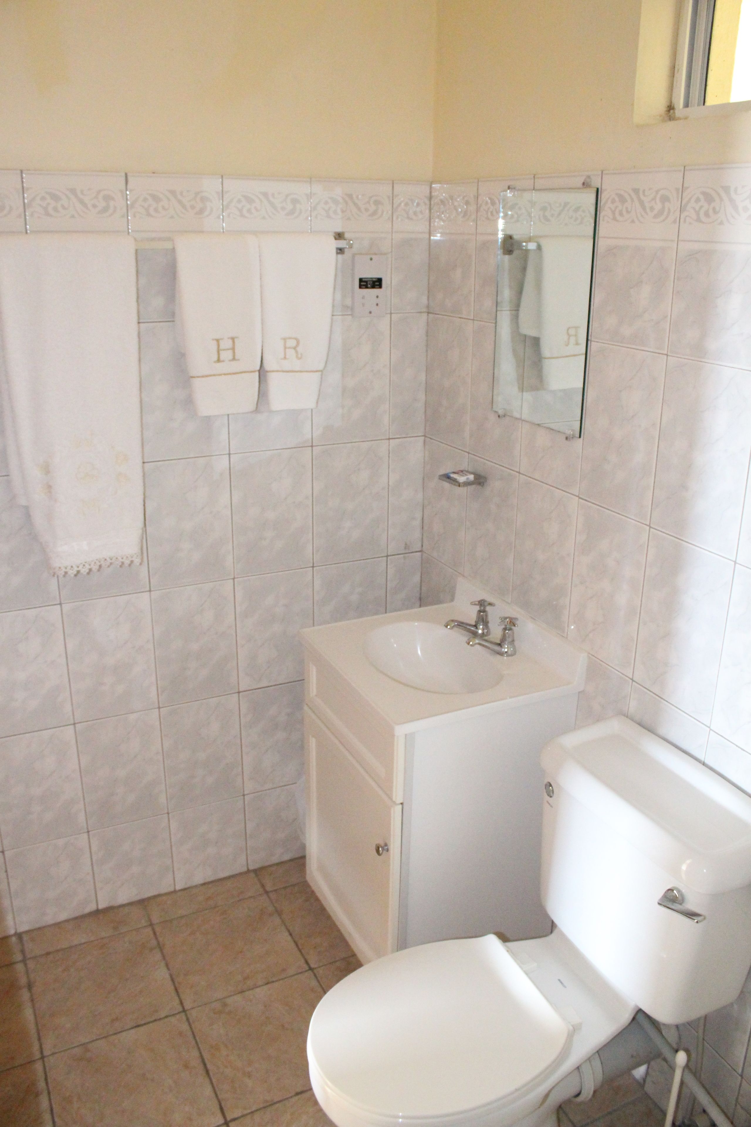 shower, rainfall showerhead, free toiletries, hair dryer