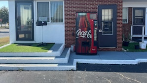 Front of property - New Rome Motel (Columbus)