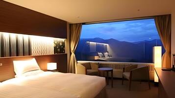 In-room safe, free WiFi