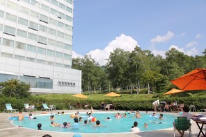 室外游泳池