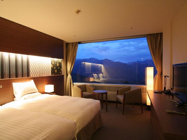 In-room safe, free WiFi