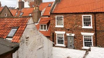 Basic Double Room, Ensuite (Small Double-Room 4) | View from property