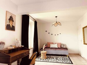 Chambre Double Deluxe, Douche italienne, vue fleuve. | Individually decorated, individually furnished, desk, blackout curtains - Le Moulin Du Port (Saint-Georges-sur-Cher)