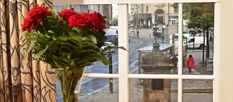 Royal Athenaeum Suites