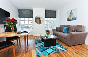Superior Apartment | City view - Royal Athenaeum Suites (Aberdeen)