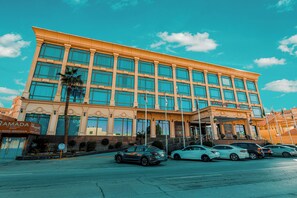 Front of property - Ramada by Wyndham Riyadh (Riyadh)