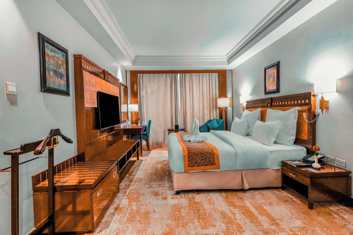 Minibar, coffres-forts dans les chambres, bureau, chambres insonorisées