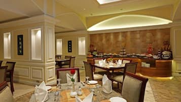 Servizio di colazione, pranzo, cena e brunch