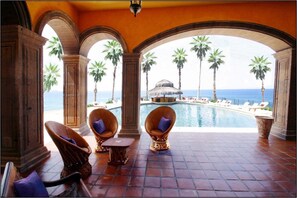 Outdoor pool, sun loungers